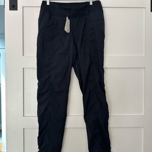 Prana Women’s Navy Cargo Pants (new w tags)